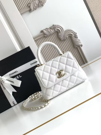 Ch*el coco handle nano 11.5x14.5x5.5cm