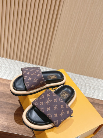 UA LV Pool Pillow Flat Comfort Mule