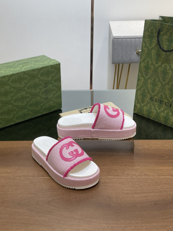 ua G*u*i women's interlocking g slide