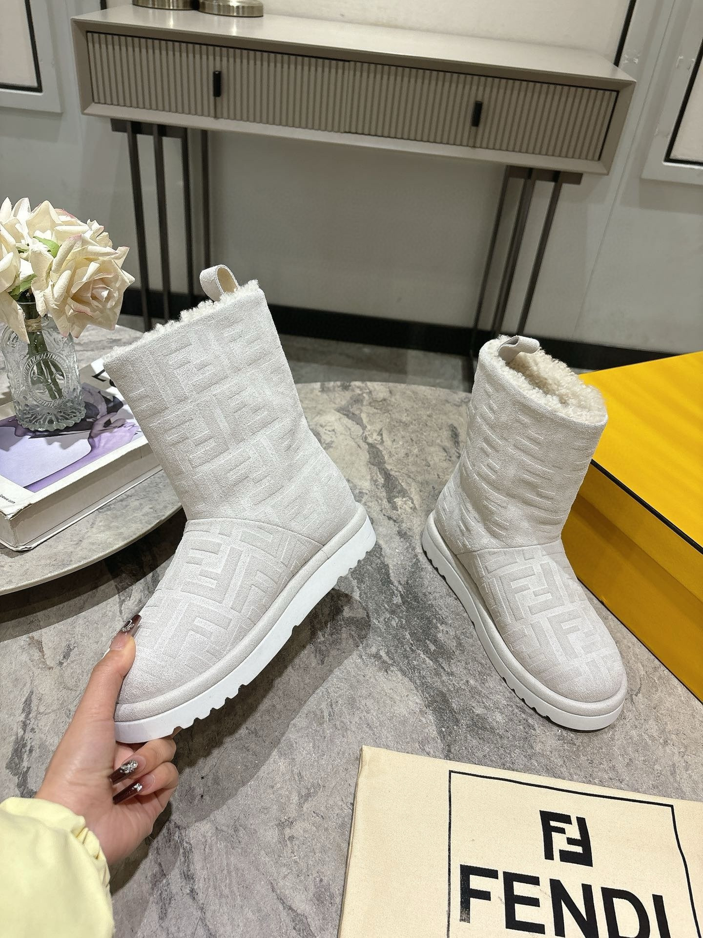 ua F**di apres chic ff low boots