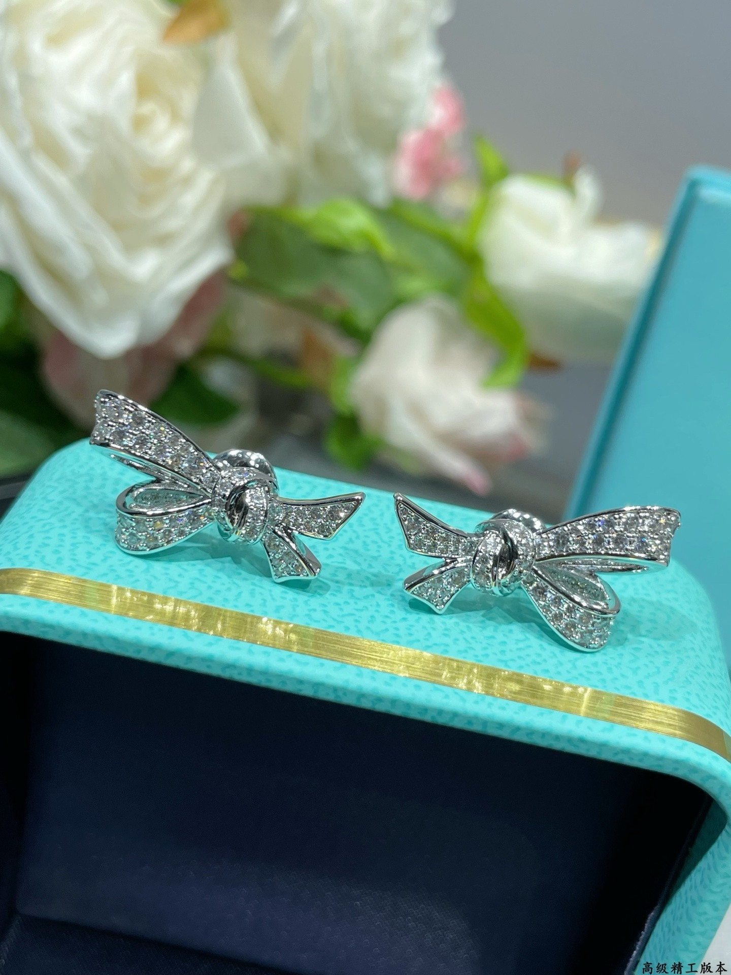 Gr*ff tilda's bow pavé di*m*nd stud earrings