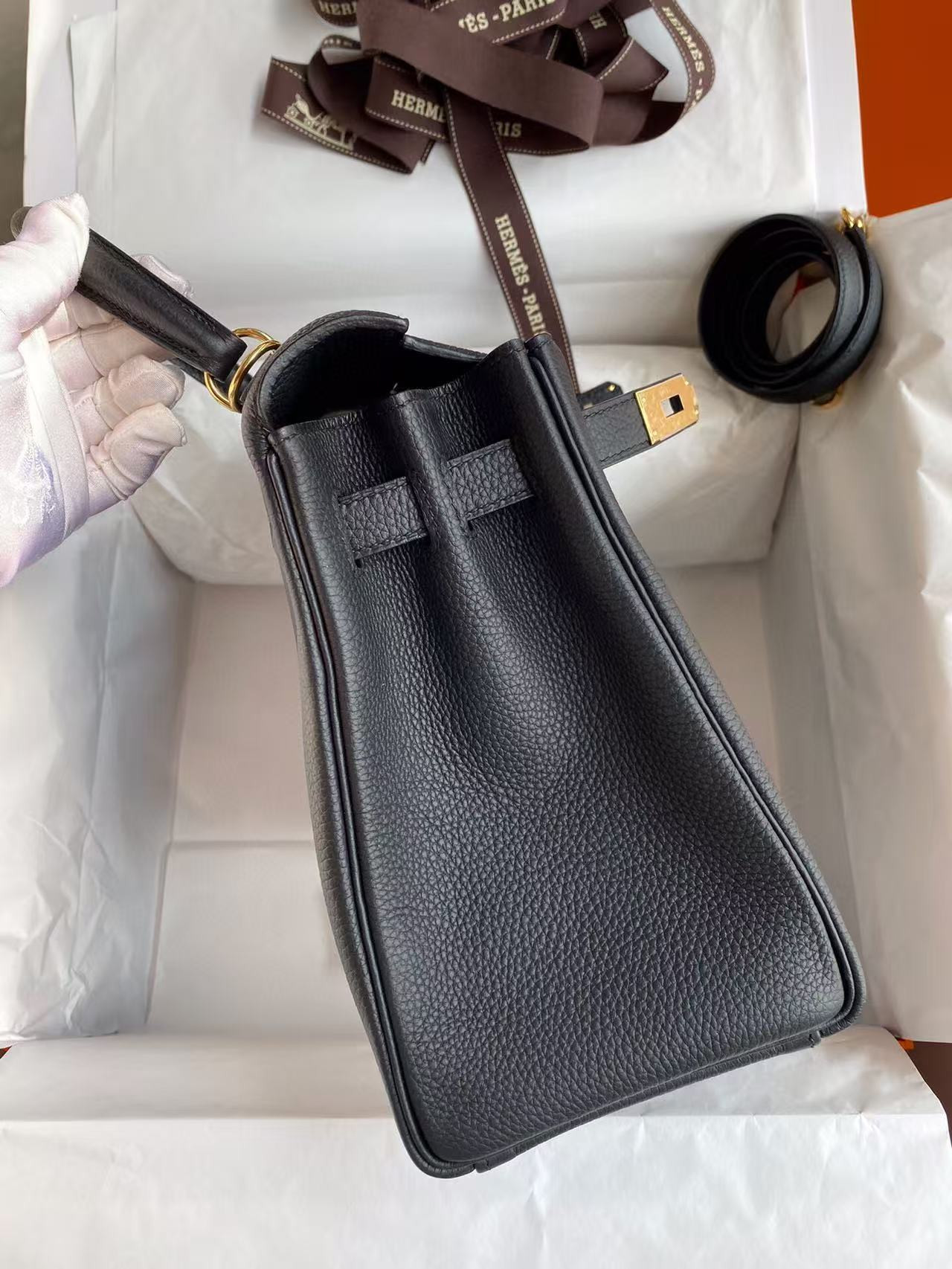 HERMÈS Kelly Gold-tone Hardware 25 28