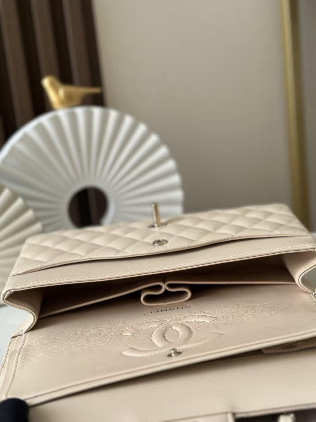 Ch*el classic flap bag pearlescent apricot-colored lambskin with light gold hardware 15x25.5x6cm