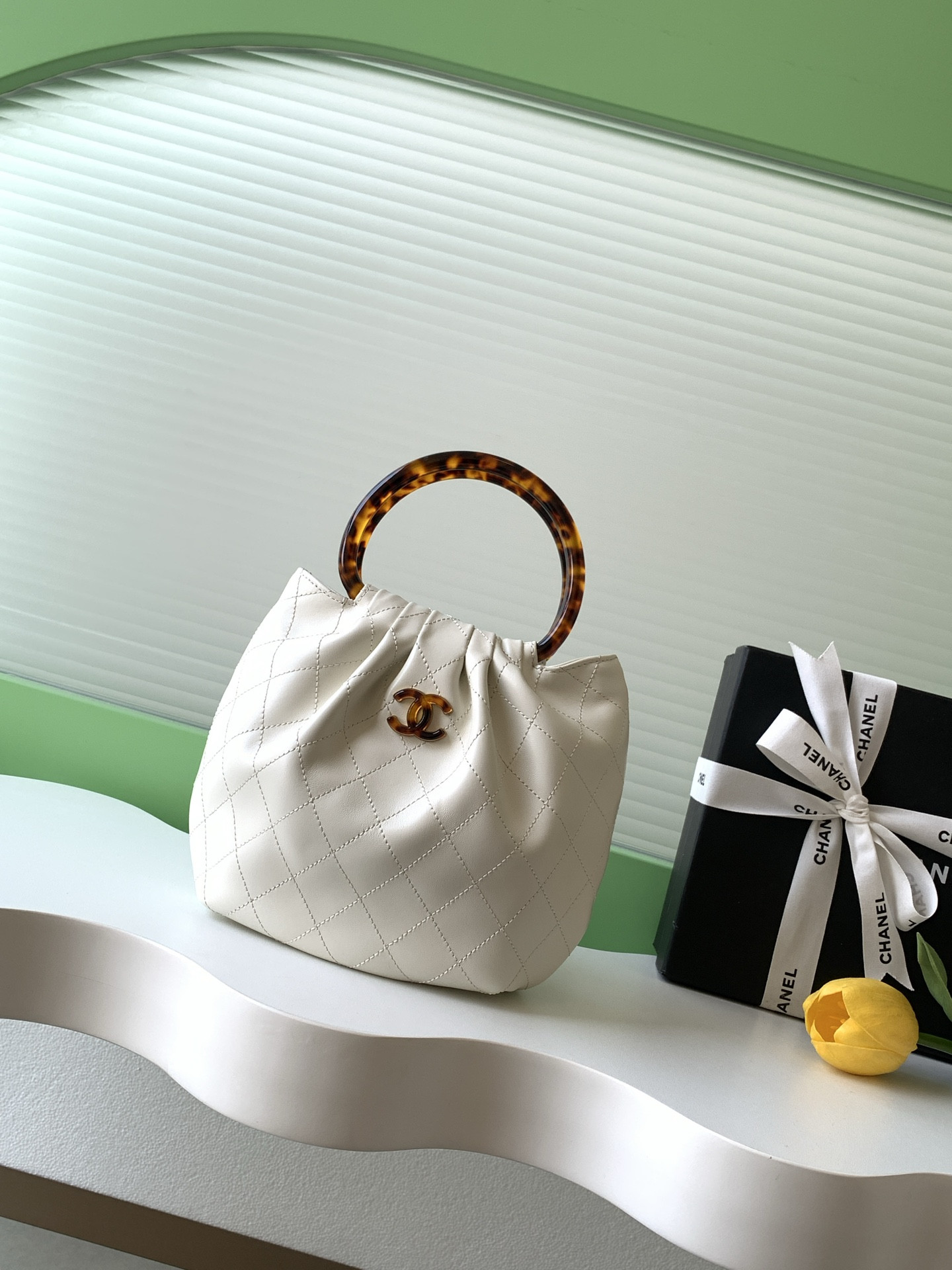 Ch*el pouch as6022 16x26(included handle height)x4.5cm