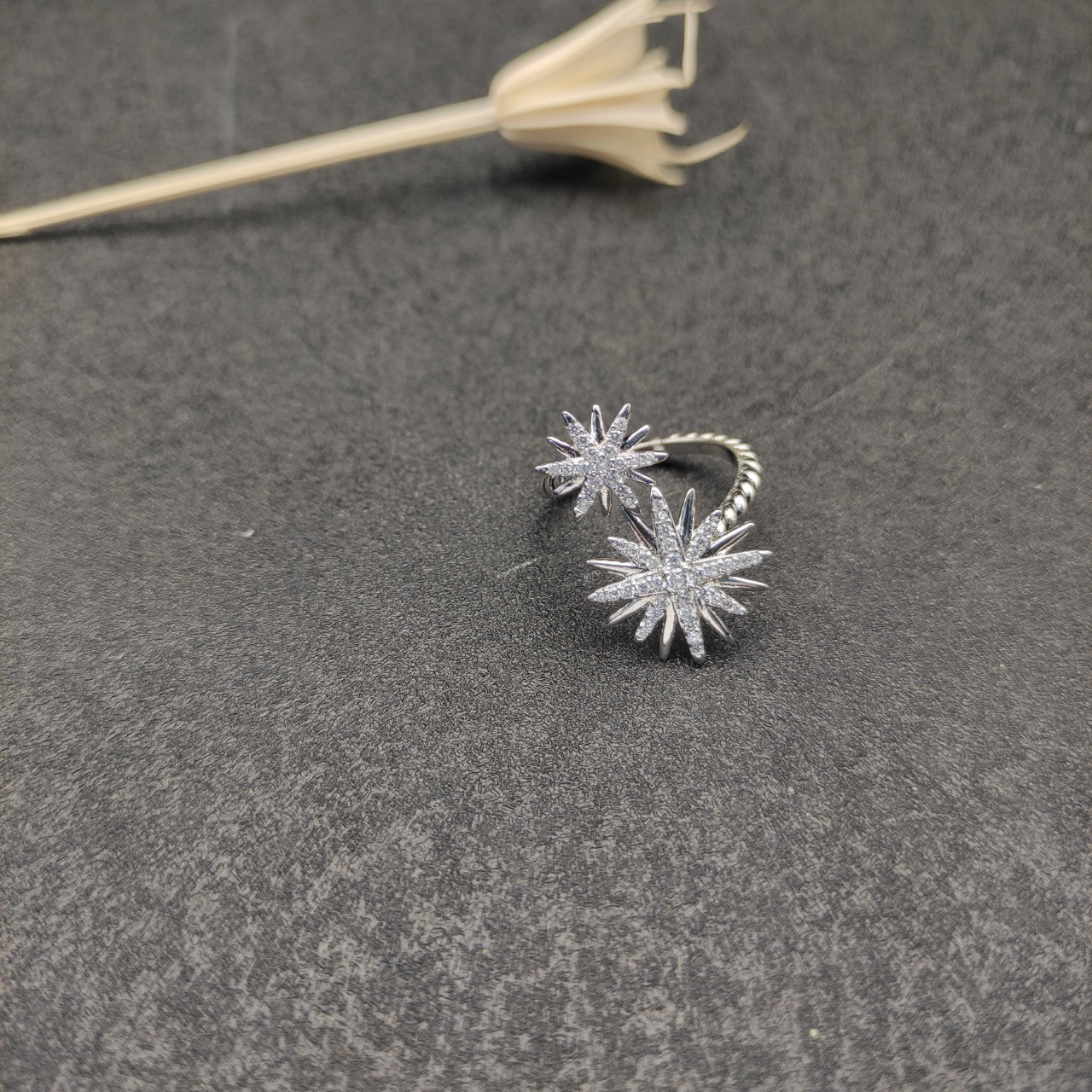 dau1d Yvrm*n open ring