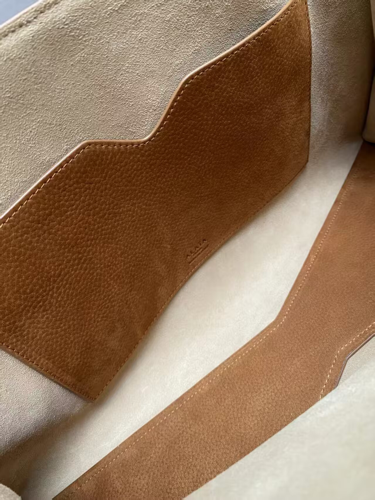 Alaïa Le Teckel East West Tote Bag 42x20x45cm