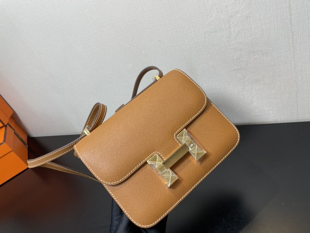 H**mes constance 24  epsom leather gold hardware 9.4"x5.9"x3"