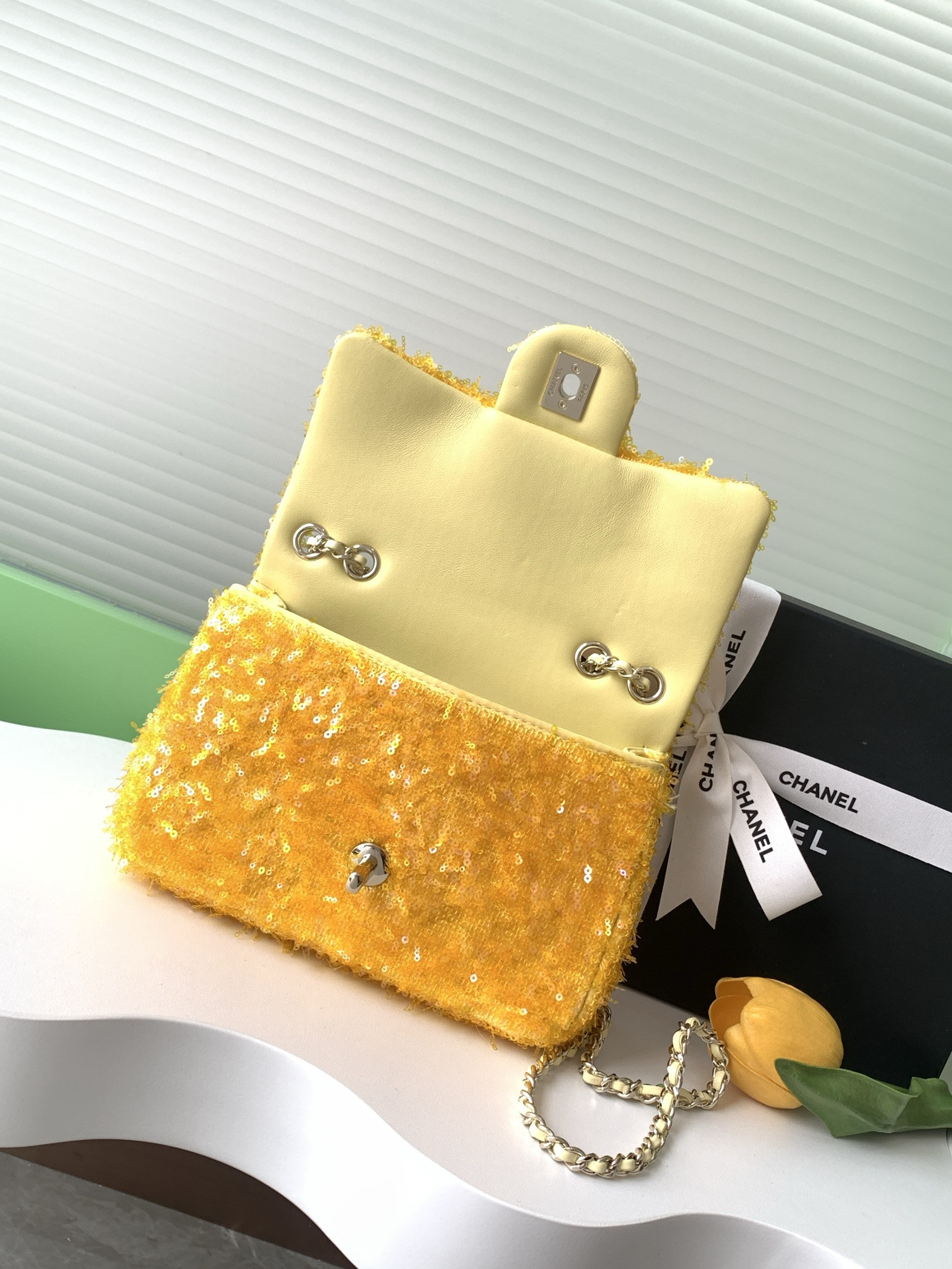 Ch*el sequin flap bag as4561 14x21x8cm