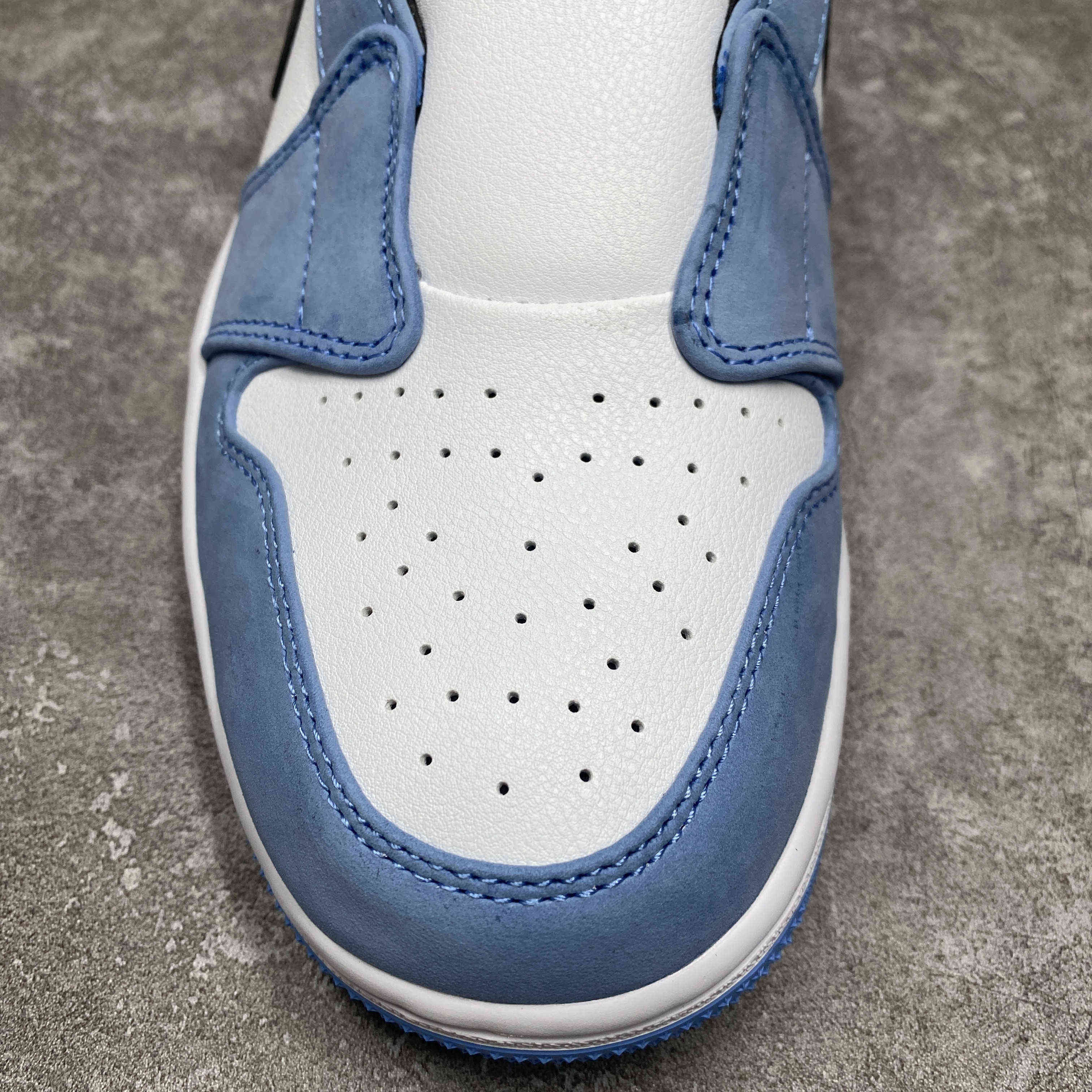 UA AIR JORDAN MULE GOLF UNIVERSITY BLUE NOW AVAILABLE