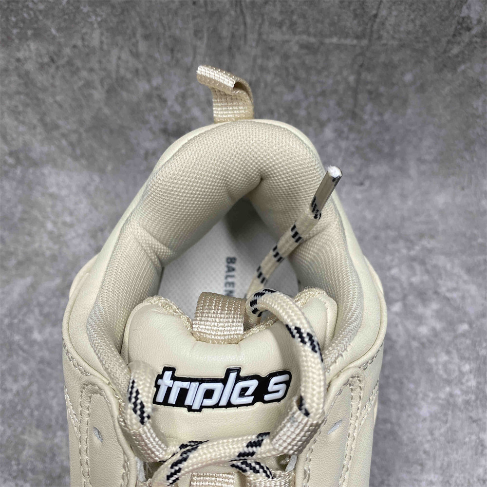 ua Ba*len*cia*ga triple sdiy metal white red