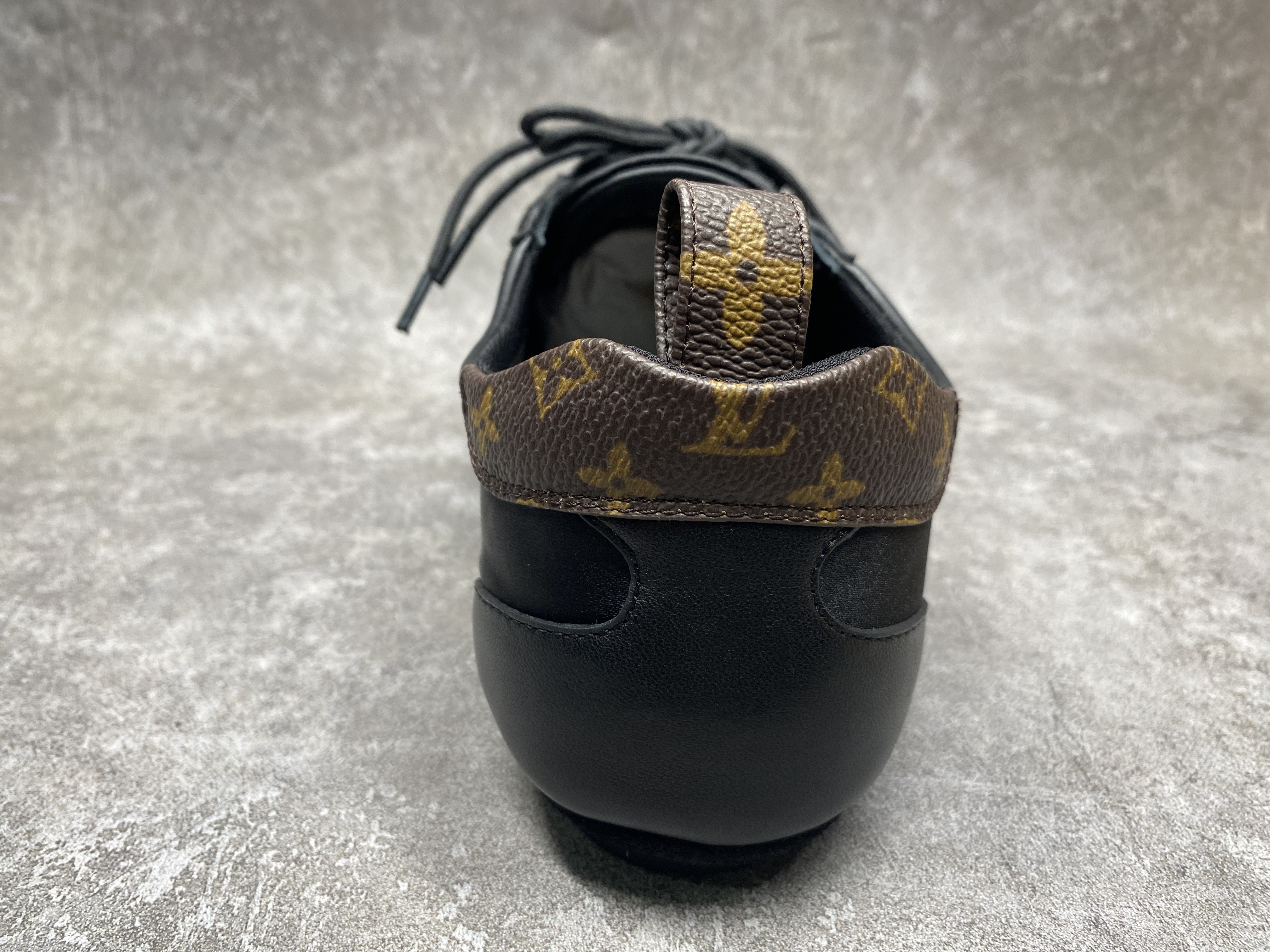 UA LV Sneaker