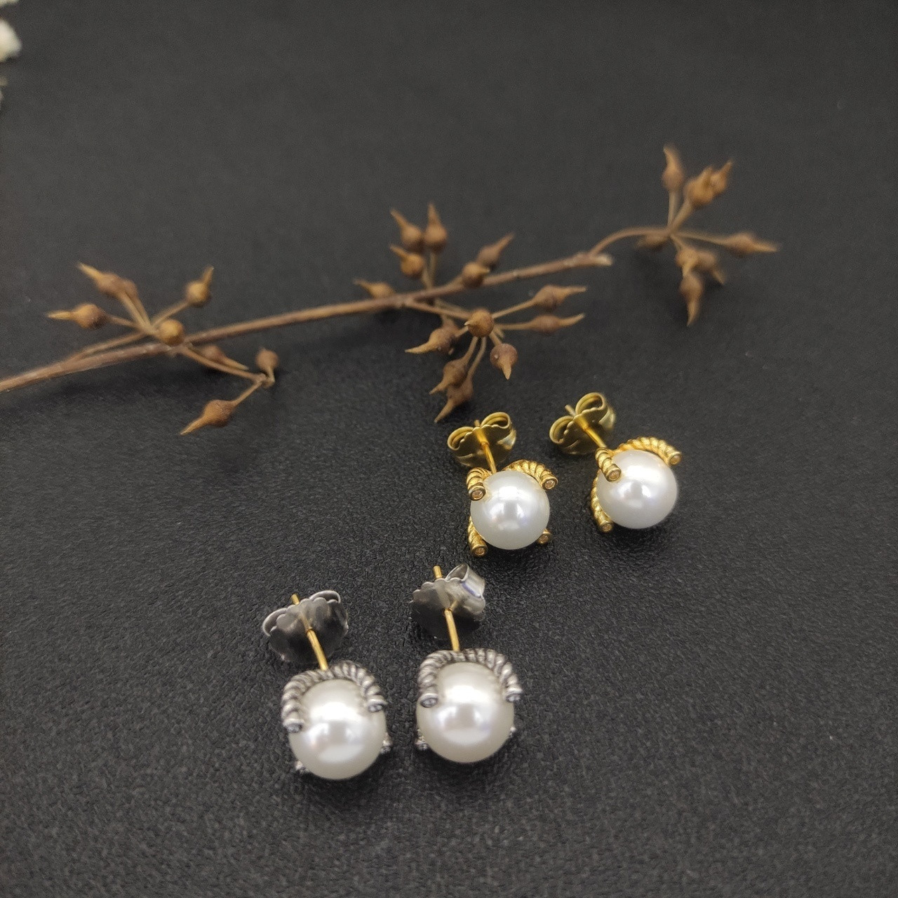 dau1d Yvrm*n four claw peal earrings