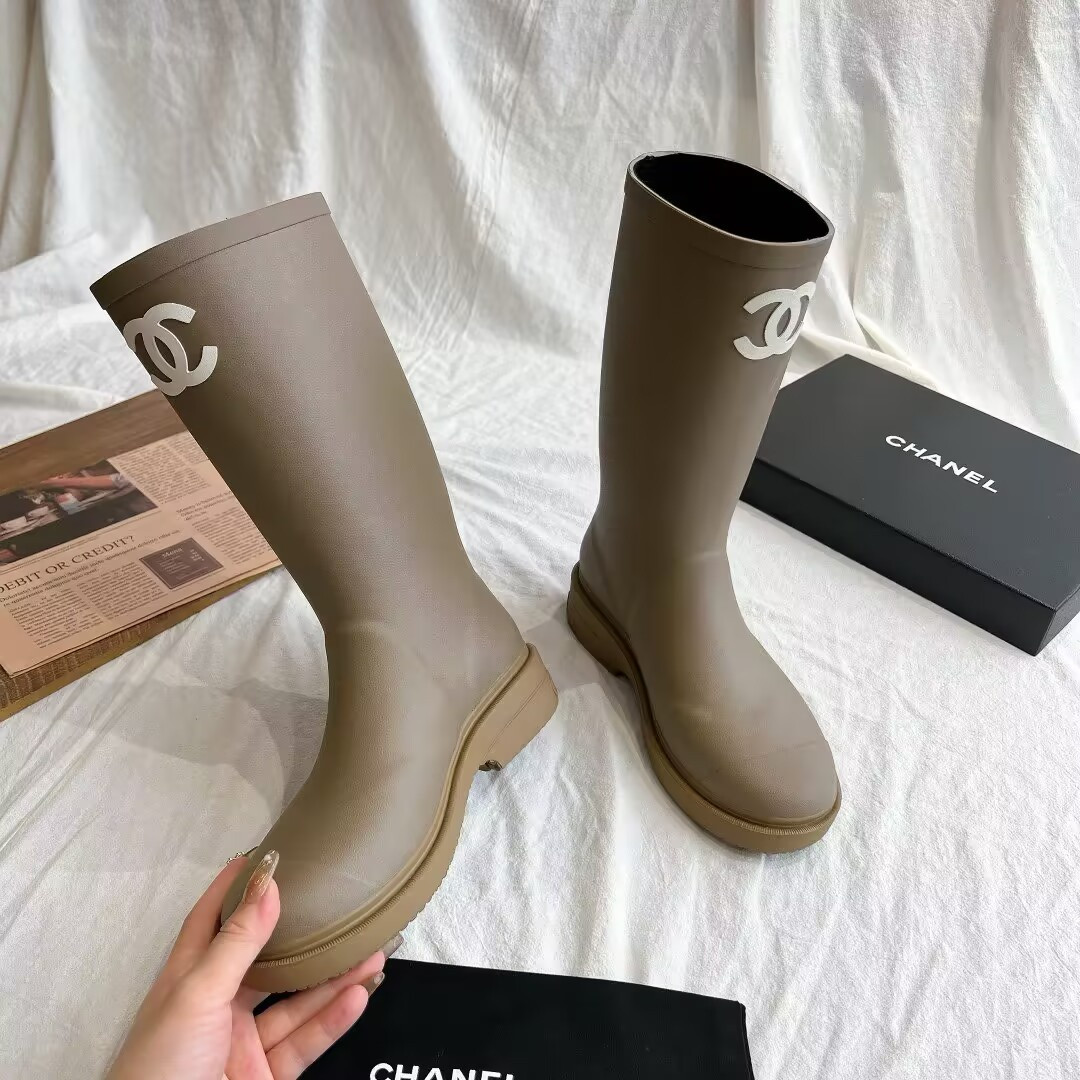 ua Ch*el boots