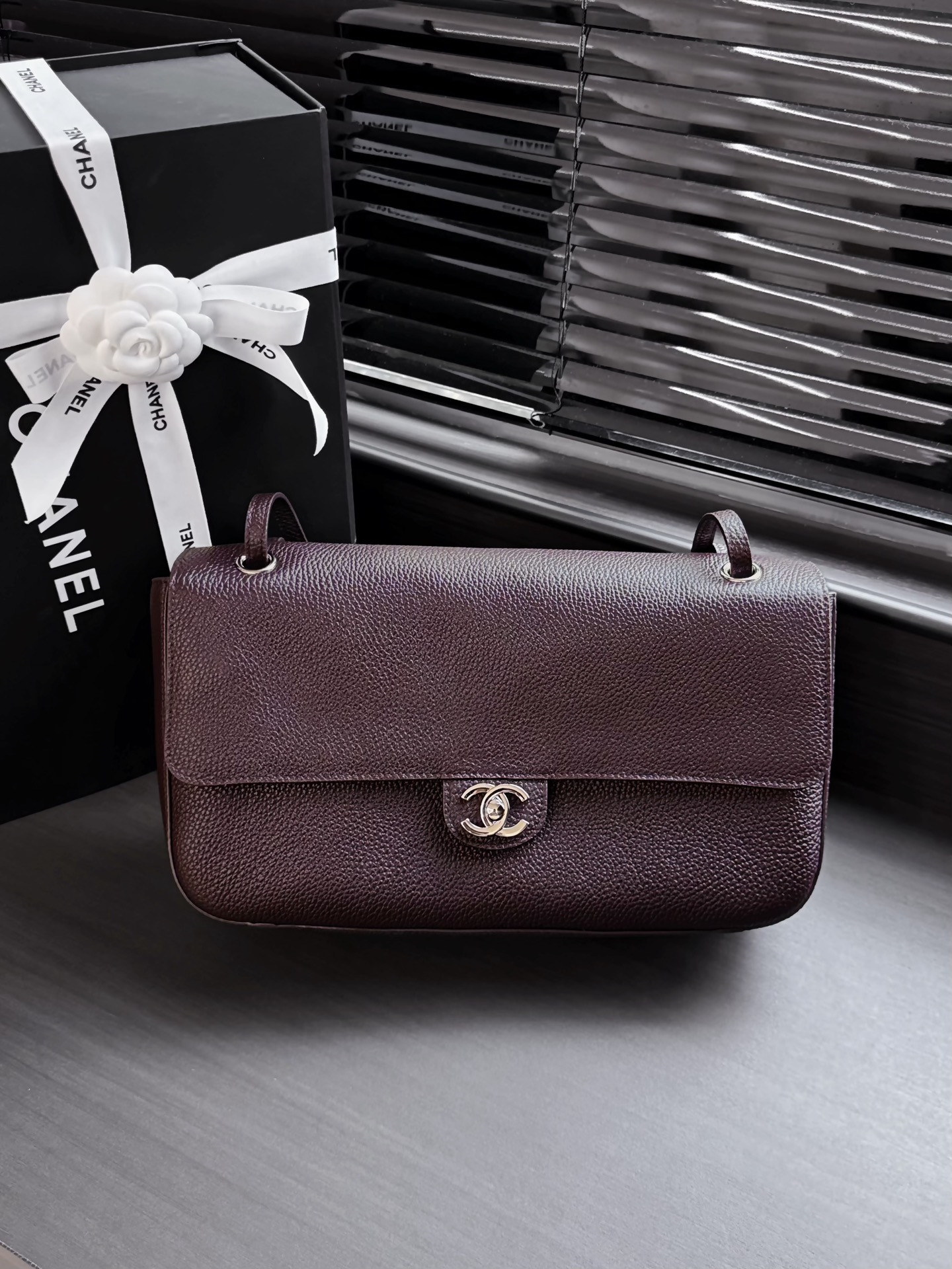 Ch*el maxi flap bag in coffee with silver-tone hardware as6231 19.5x32x10cm