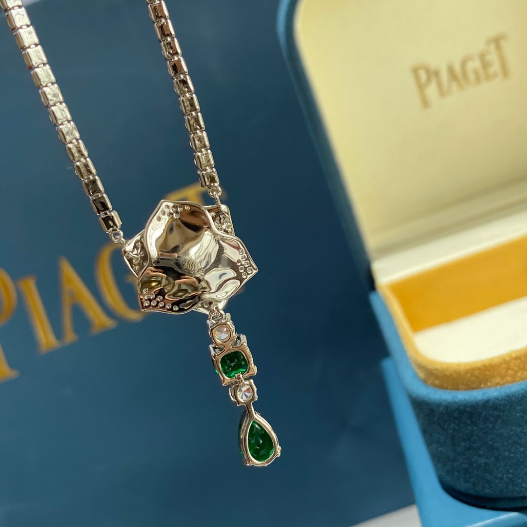 Piaget rose green zircon Necklace