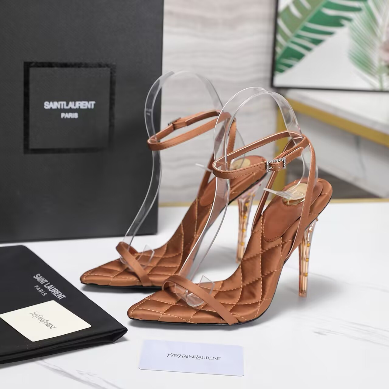 ua Y*L ivresse sandals