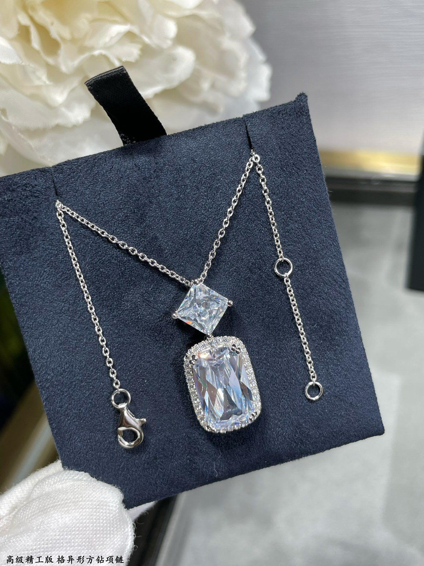 Gr*ff square di*m*nd necklace ag925