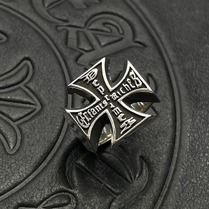 Ch**me He**ts cross ring