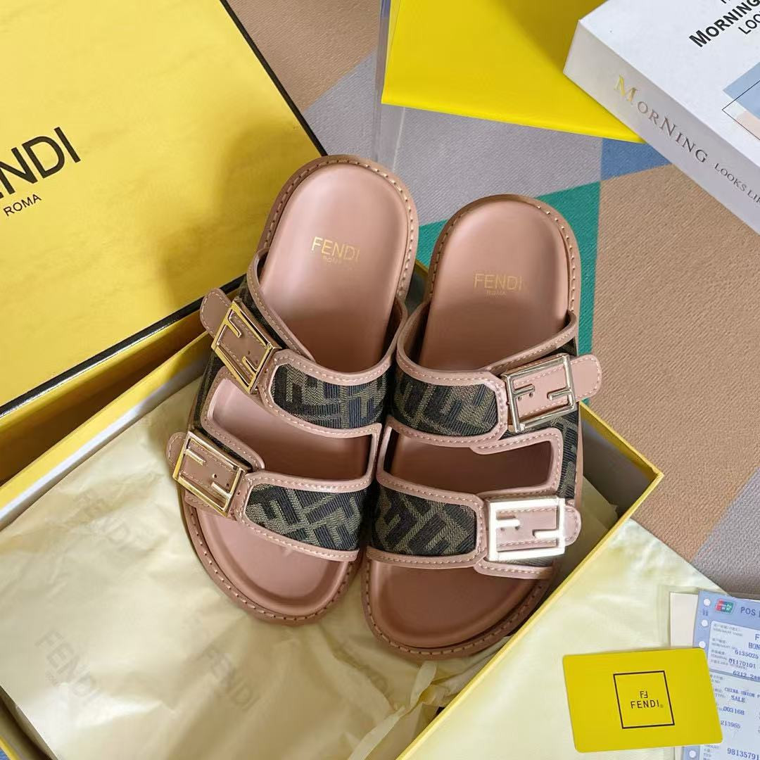 ua F**di logo canvas flat sandals