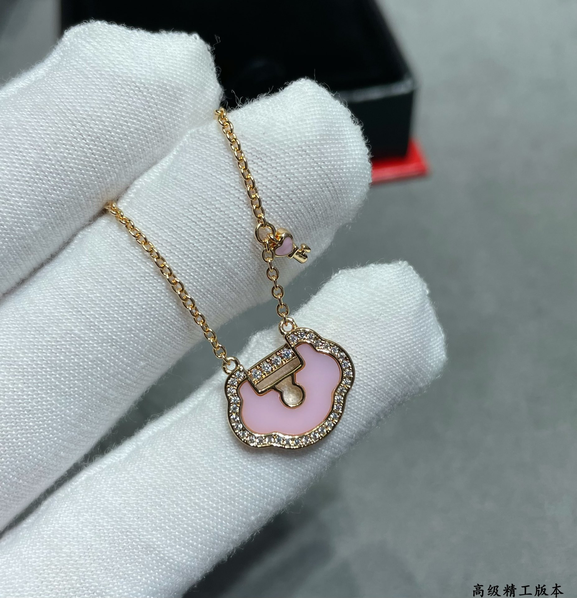 Qeelin Large Ruyi Lock Necklace