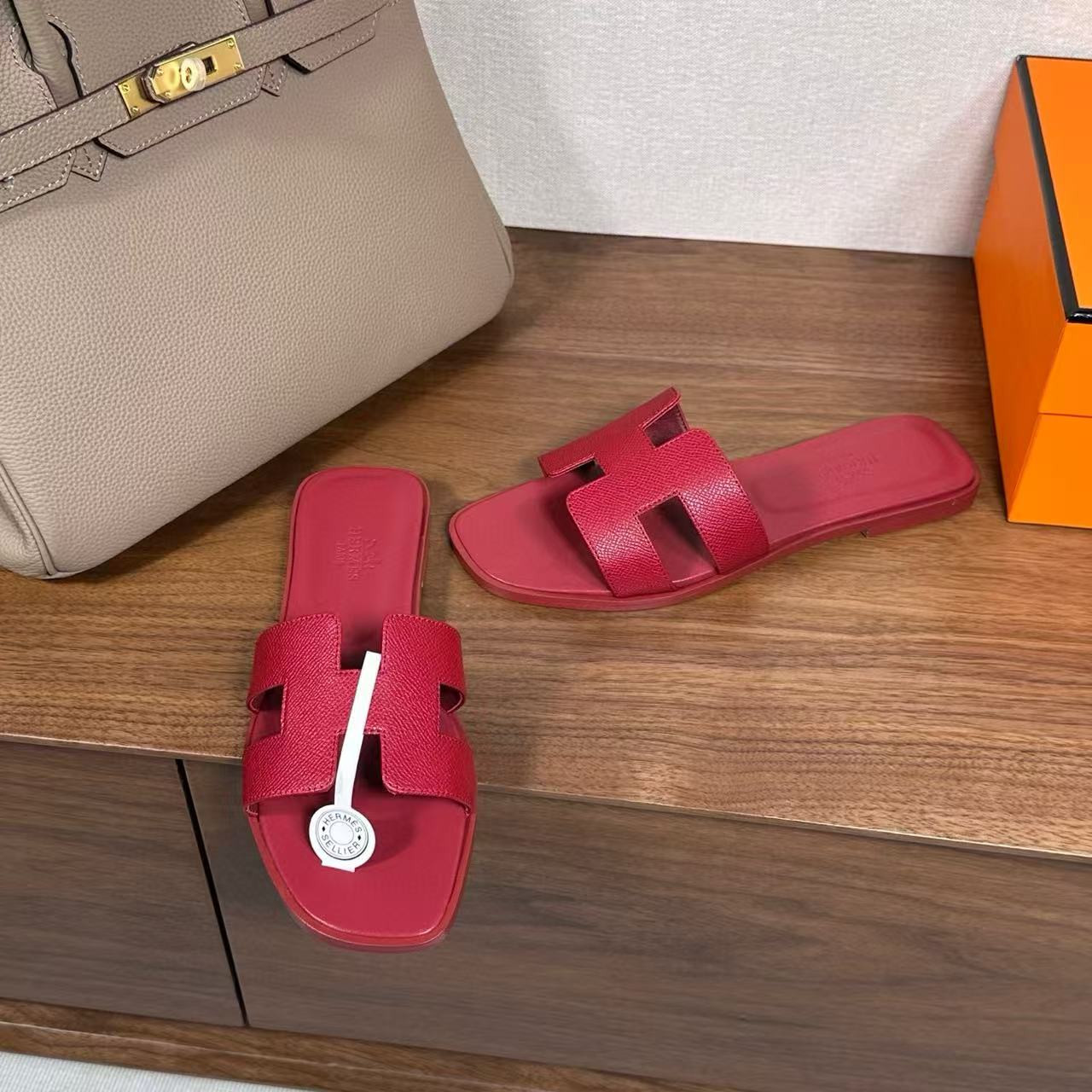 ua H**me5 oran sandal