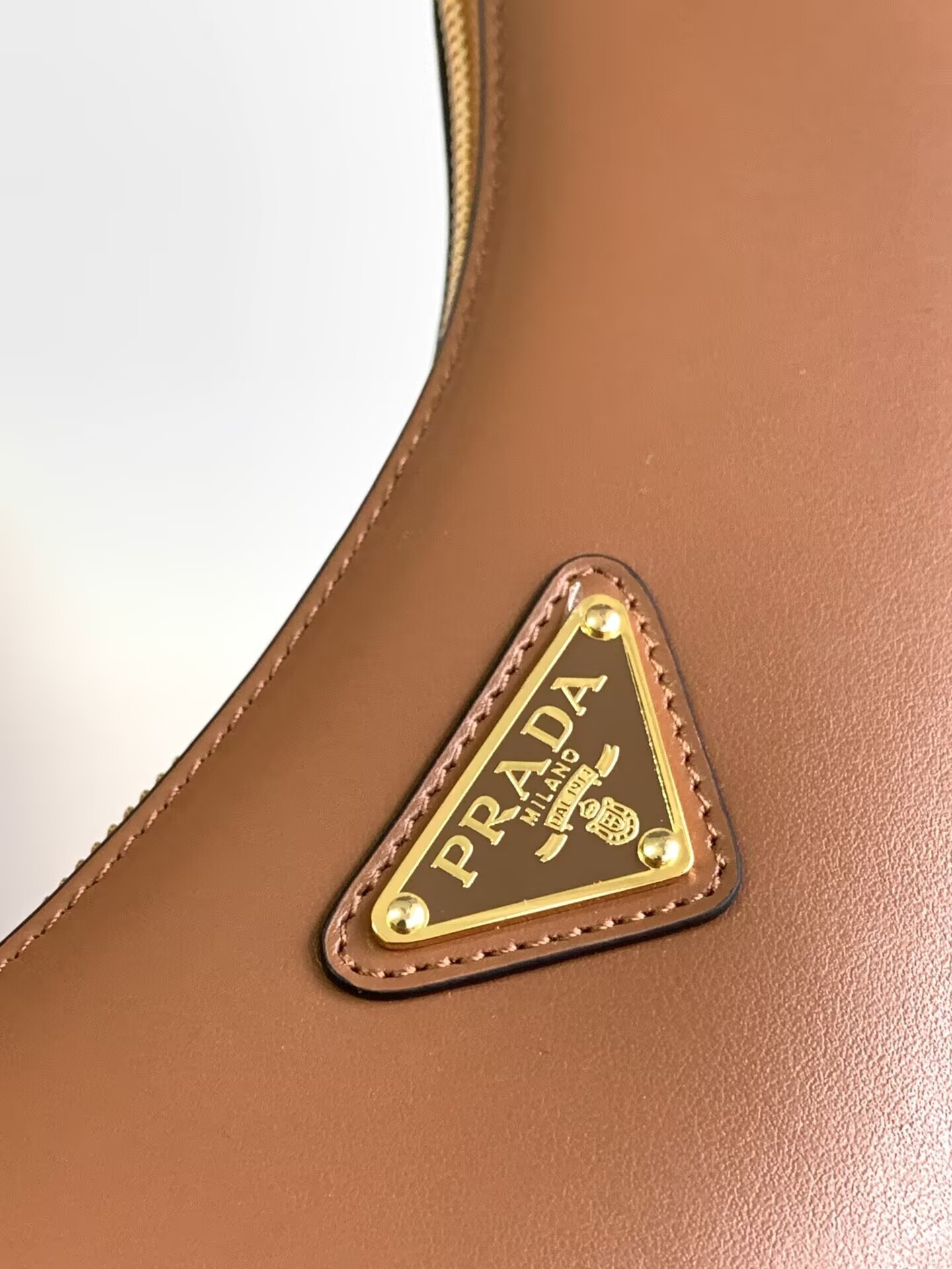 Pra*a arqué shoulder bag 22.5x18.5x6.5cm