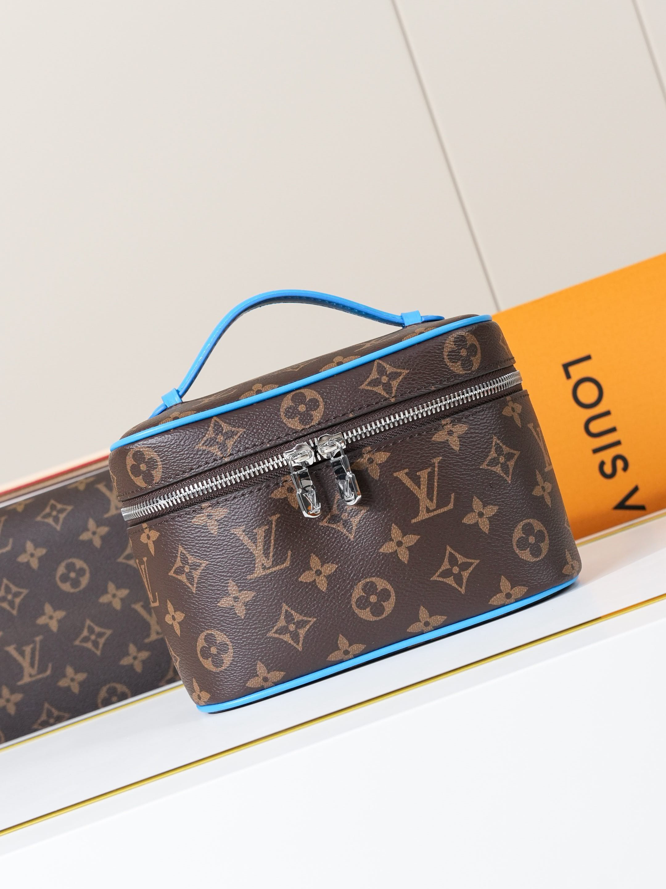 LV Nice Mini Makeup Bag M12647 13.5x12x20cm