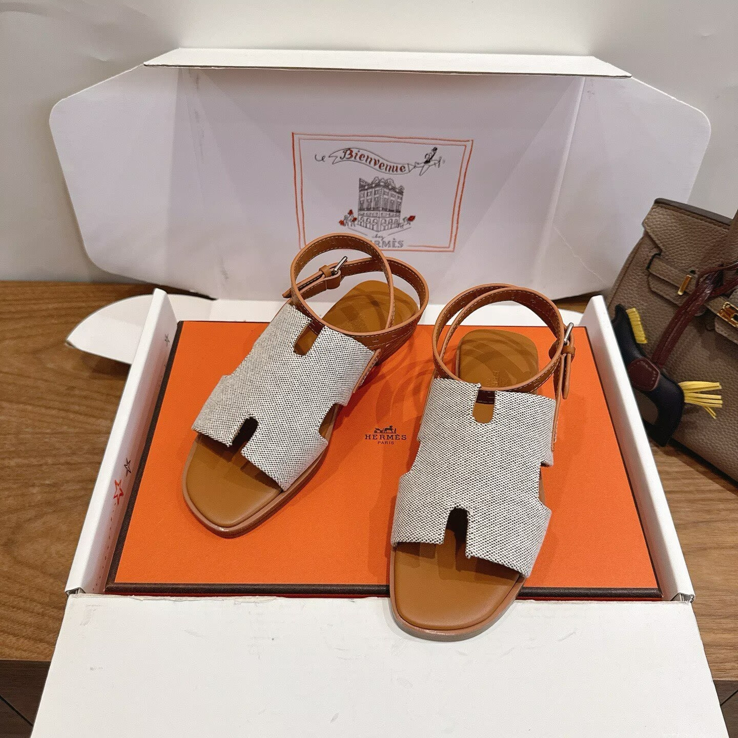 ua H**mes maya sandal