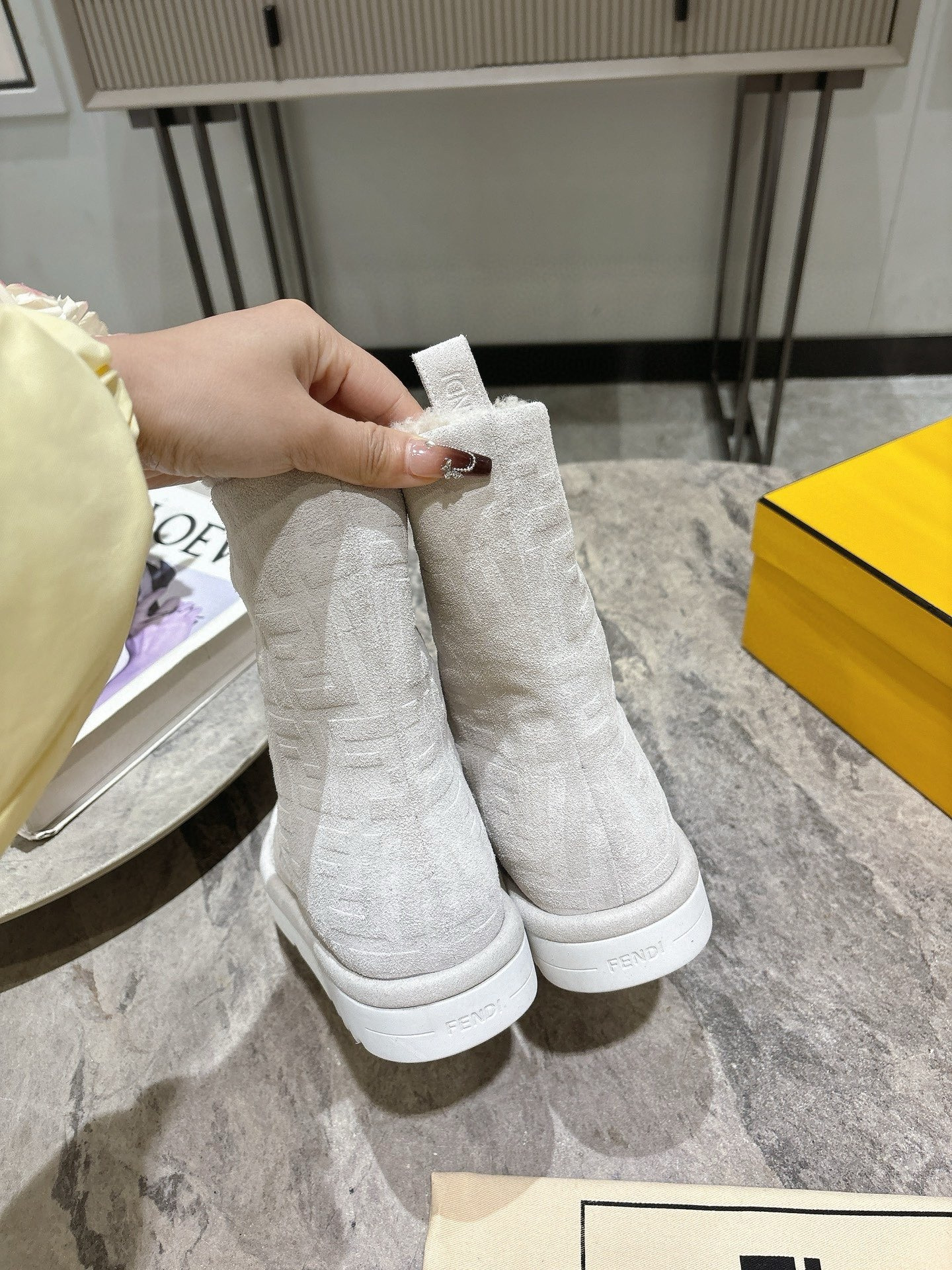 ua F**di apres chic ff low boots