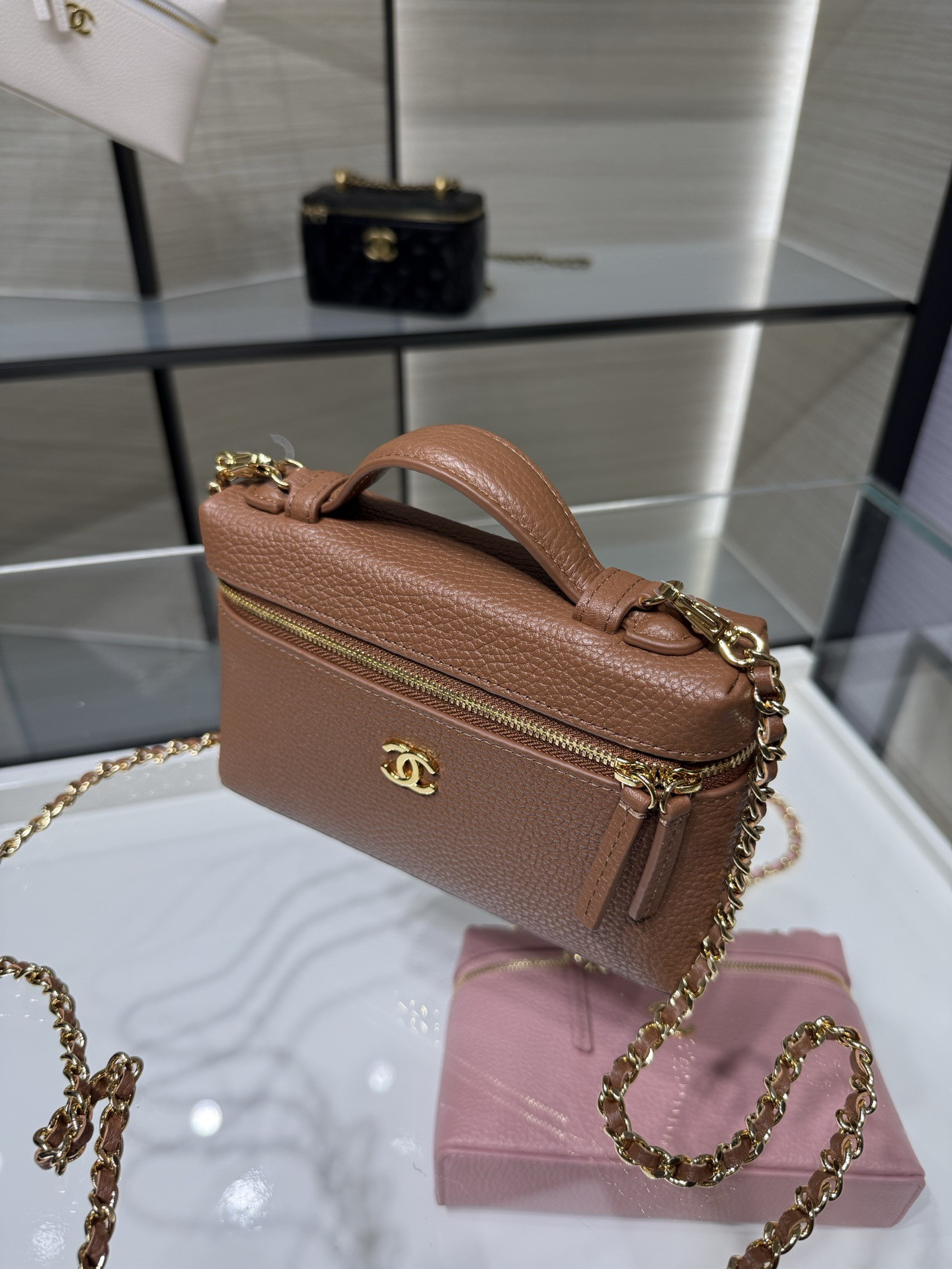 Ch*el classic vanity with chain handbag ap5346 14x19x5cm