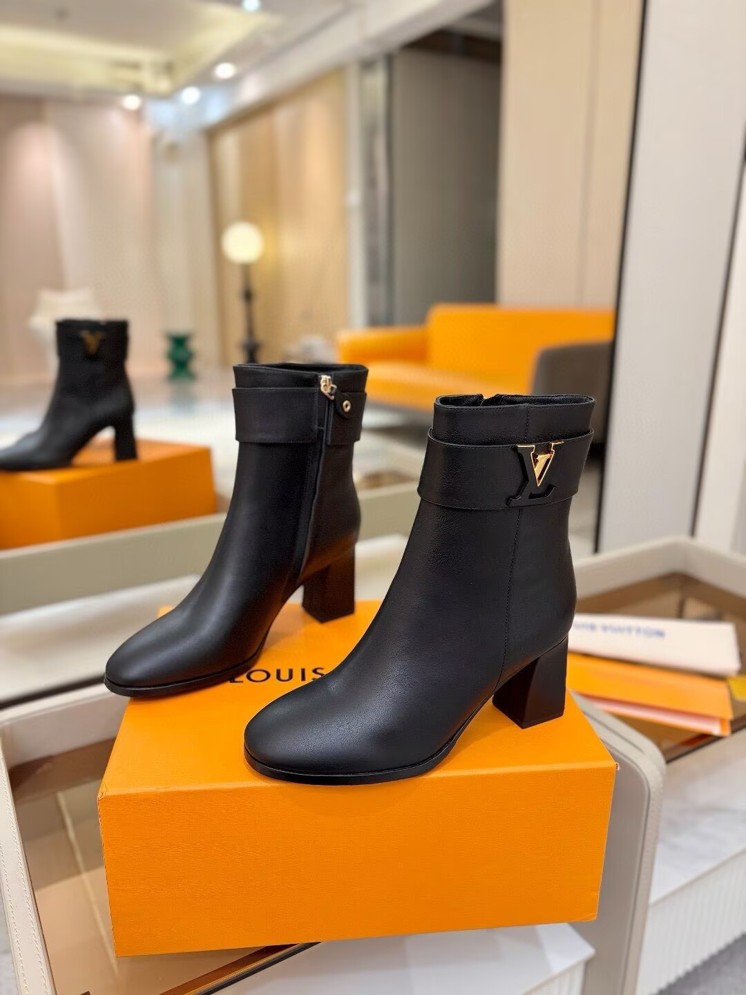 UA LV Midtown Platform Ankle Boot
