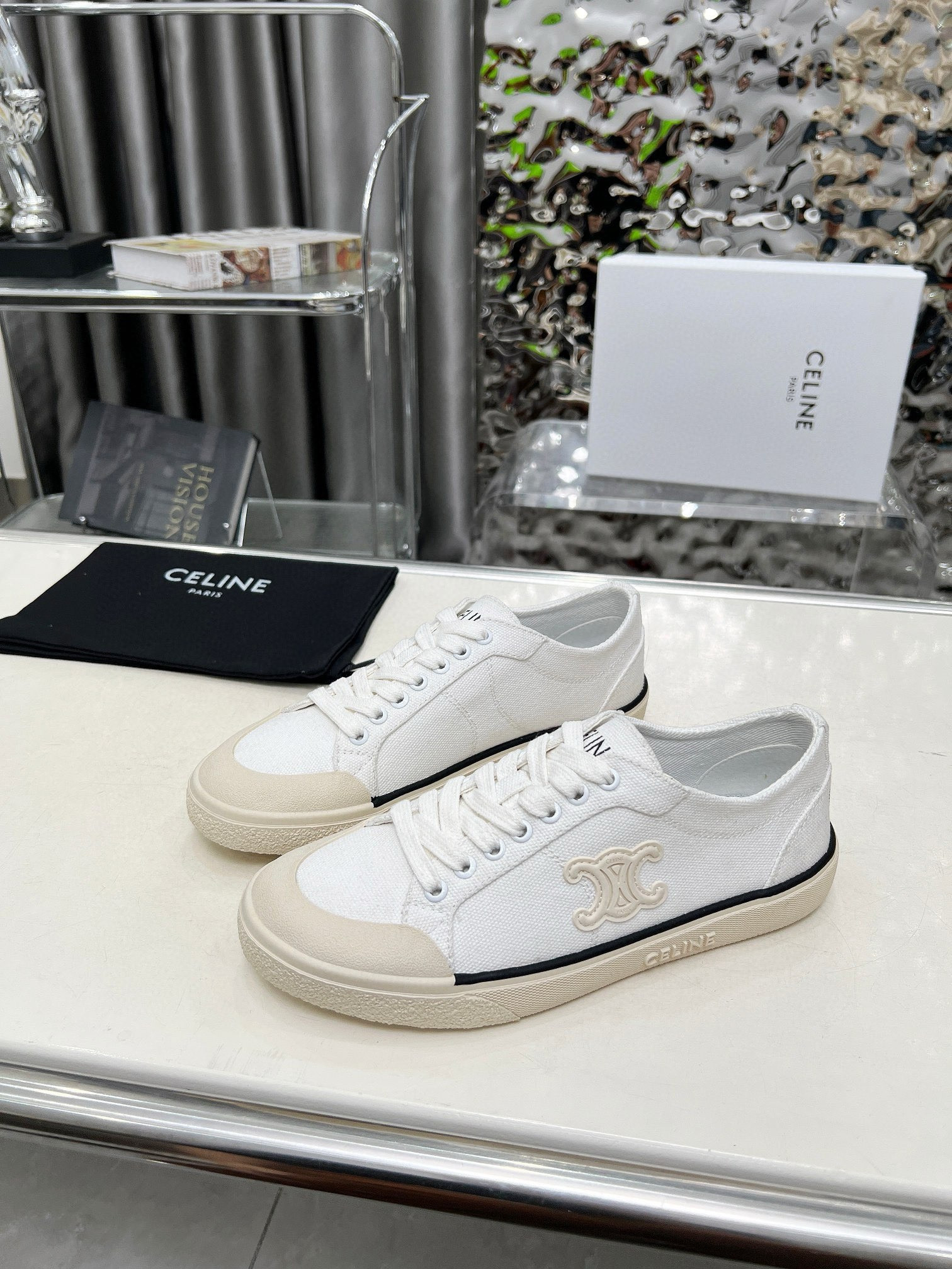 ua Ce**e alan sneakers with triomphe in canvas