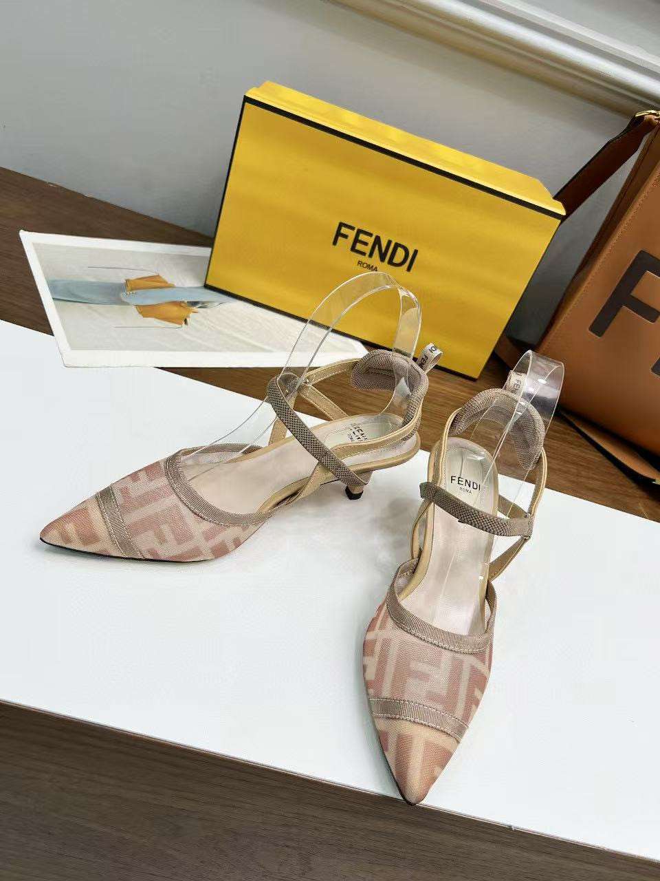 ua F**di colibri slingback pumps