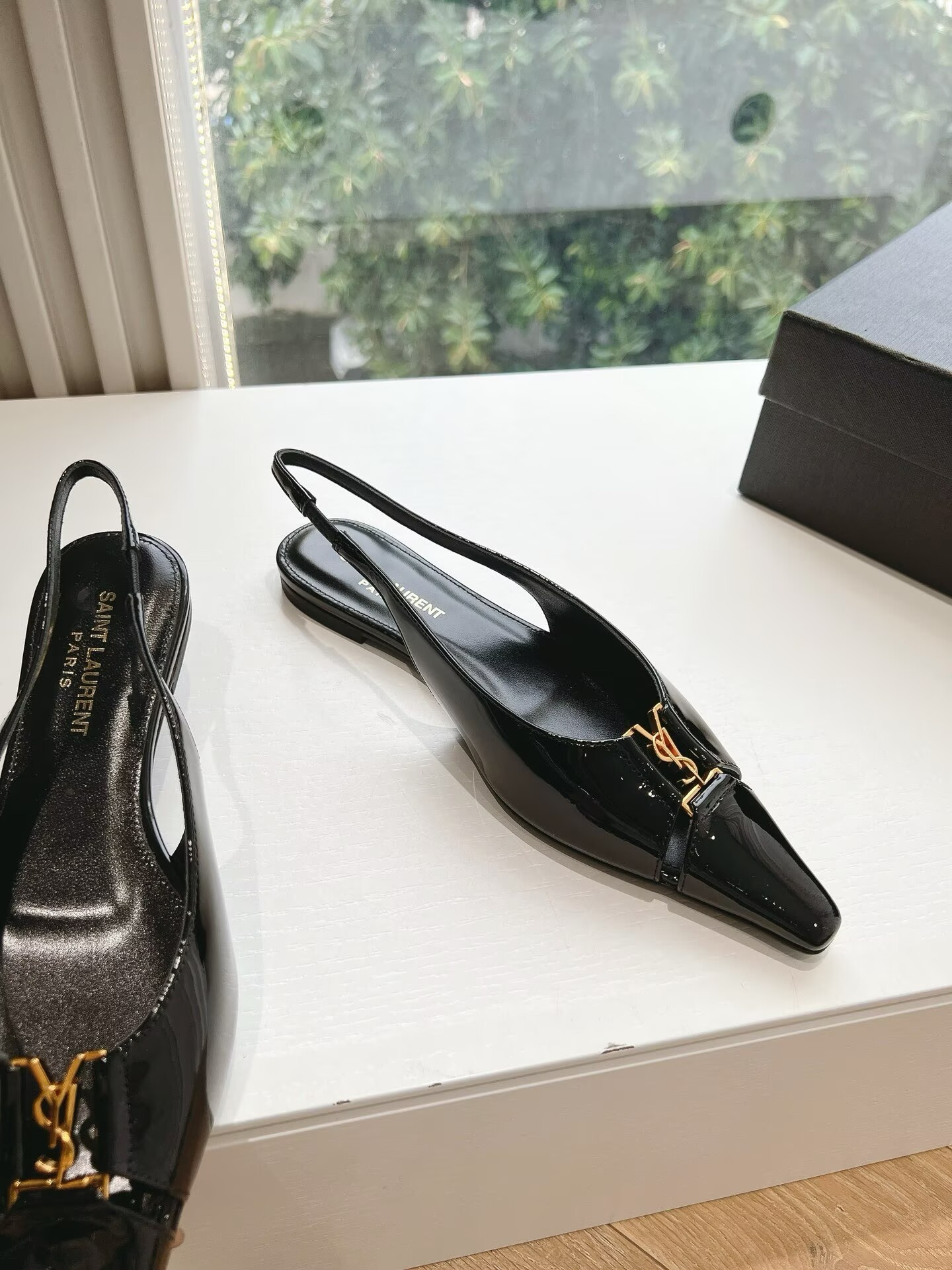 ua y*l Sa**t Lau*nt slingback