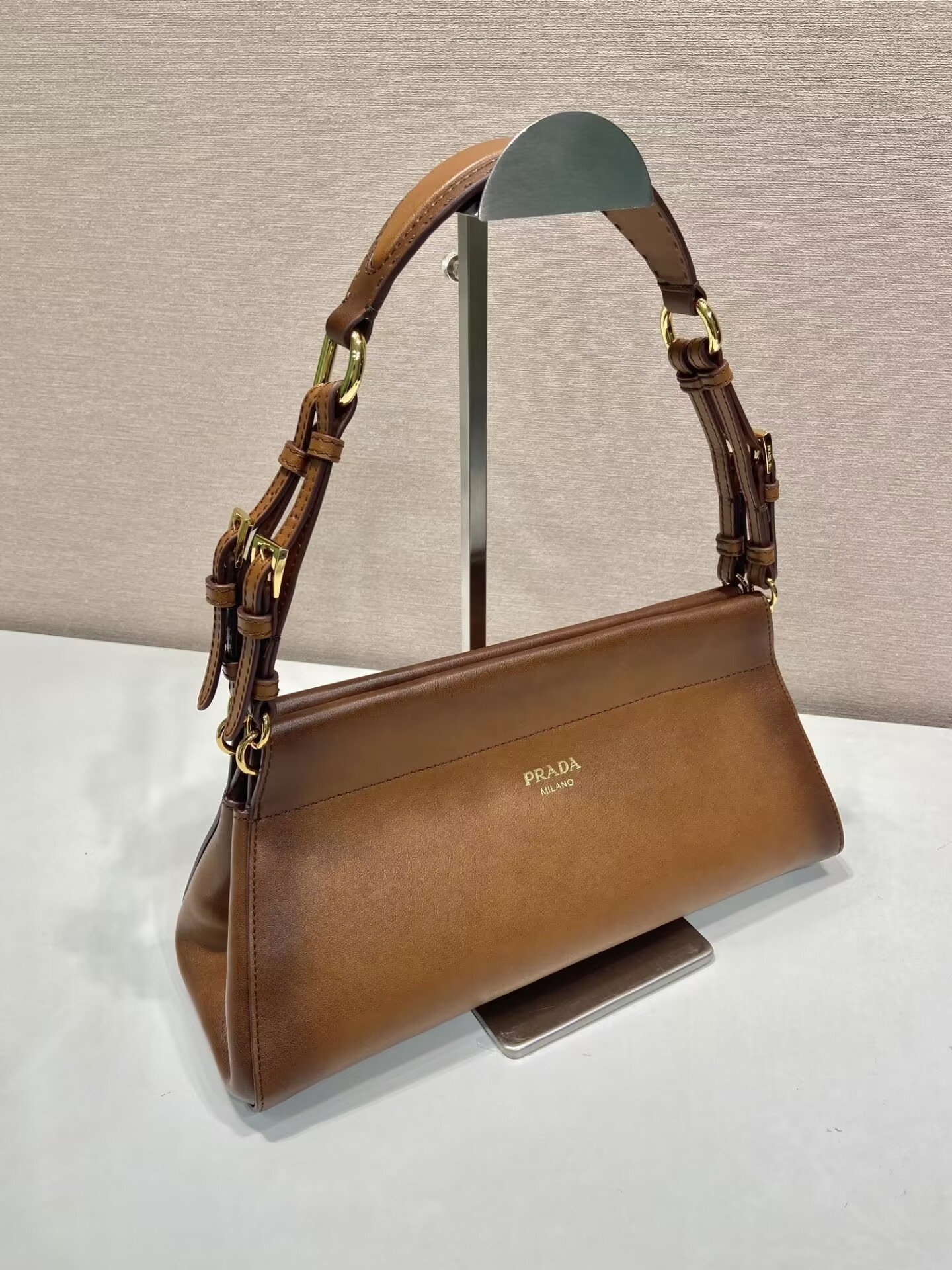 Pra*a enchaîné medium leather bag 15.5x32.5x11cm