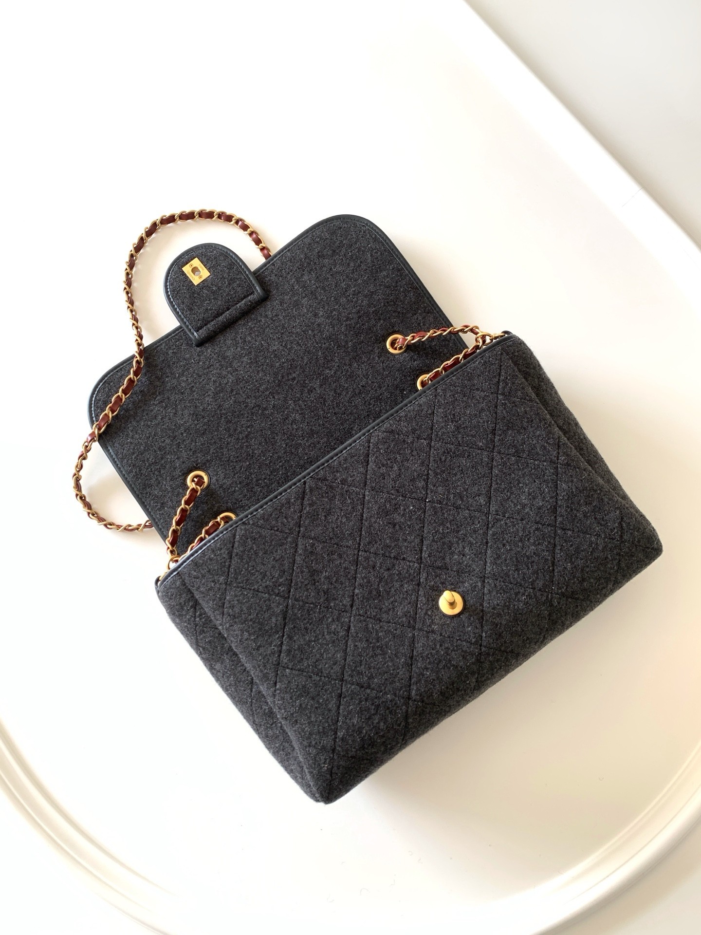 Ch*el flap bag with top handle 23x32x10cm