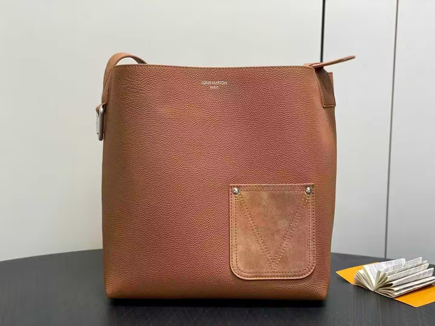 LV Verso Hobo M26745 33 x 15.5 x 30cm