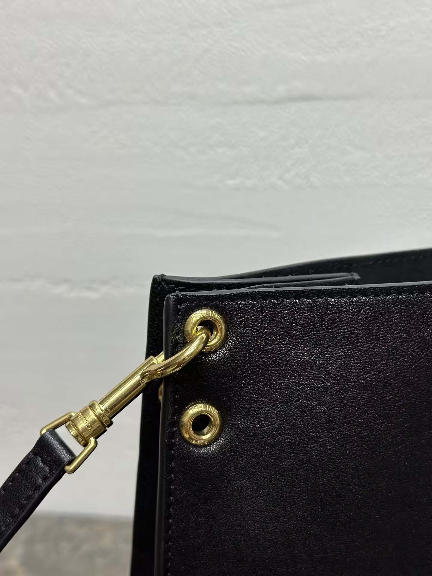 ce**e soft triomphe besace in S*pple shiny lambskin 34x25x13cm
