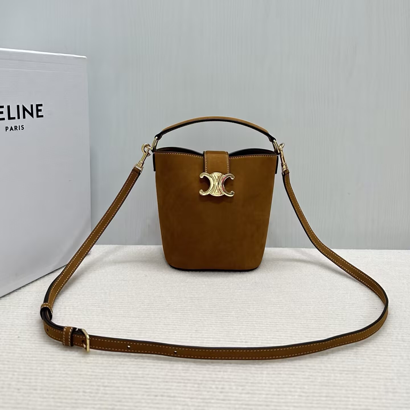 Ce**e mini bucket l0*ise in nubuck calfskin 13.5x16x10cm