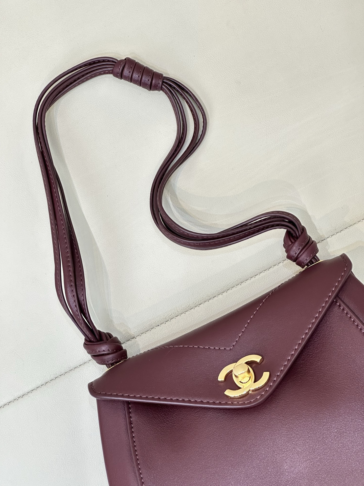 Ch*el envelope flap bag as6223 19.5x16x8cm