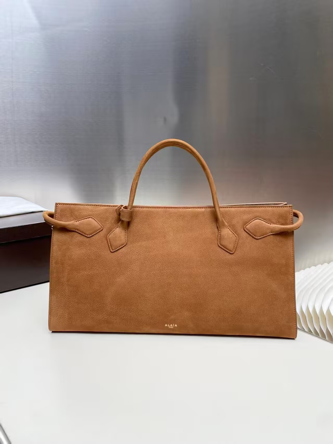 Alaïa Le Teckel East West Tote Bag 42x20x45cm