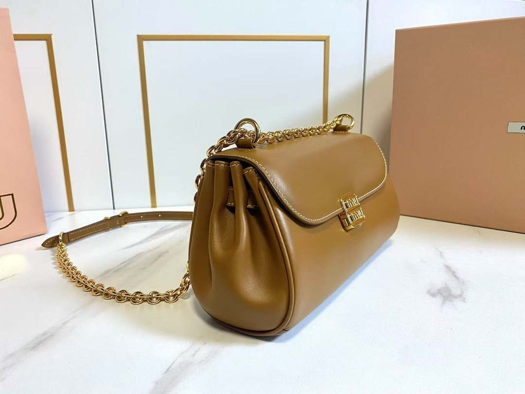 Miu Miu Leather shoulder bag 13.5x24x9cm