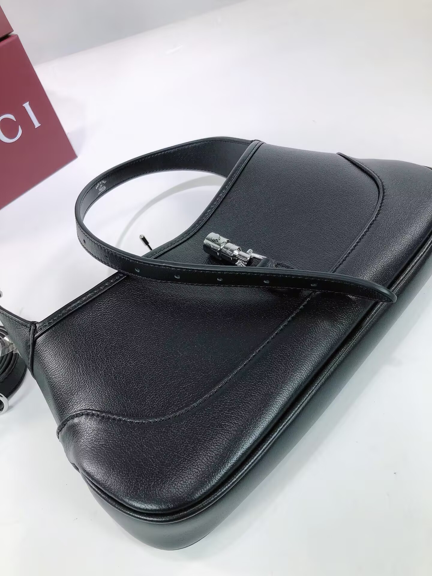 G*u*i jackie slim shoulder bag 27x13x3.5cm