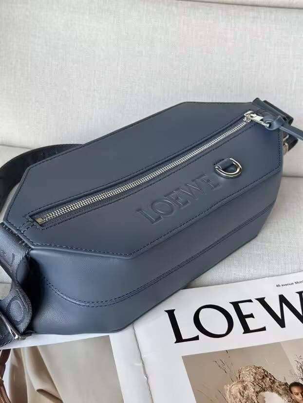 L0ew* convertible sling in classic calfskin 32.5x9x12.3cm