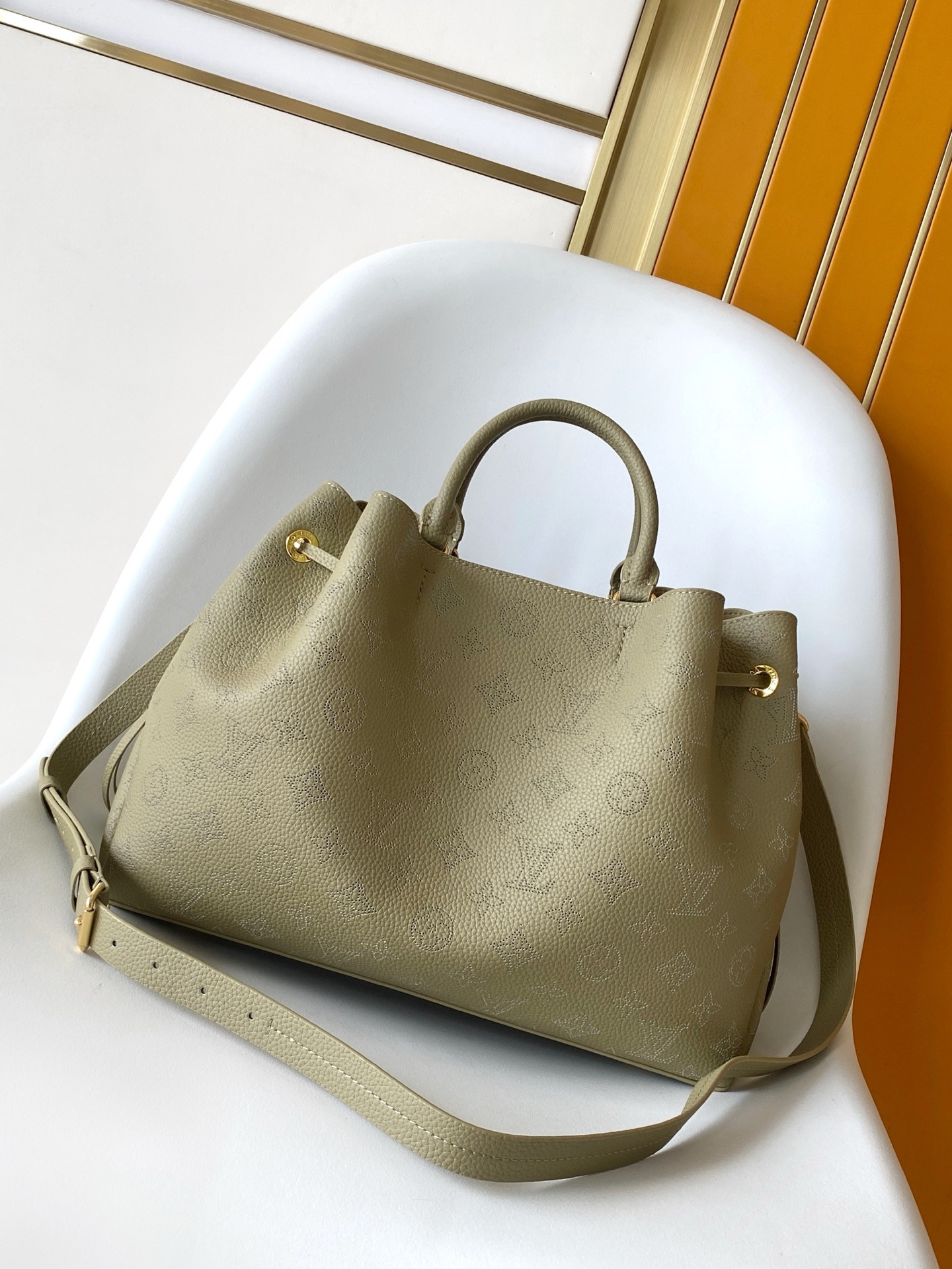 LV Bella Tote M25876 32x23x13cm