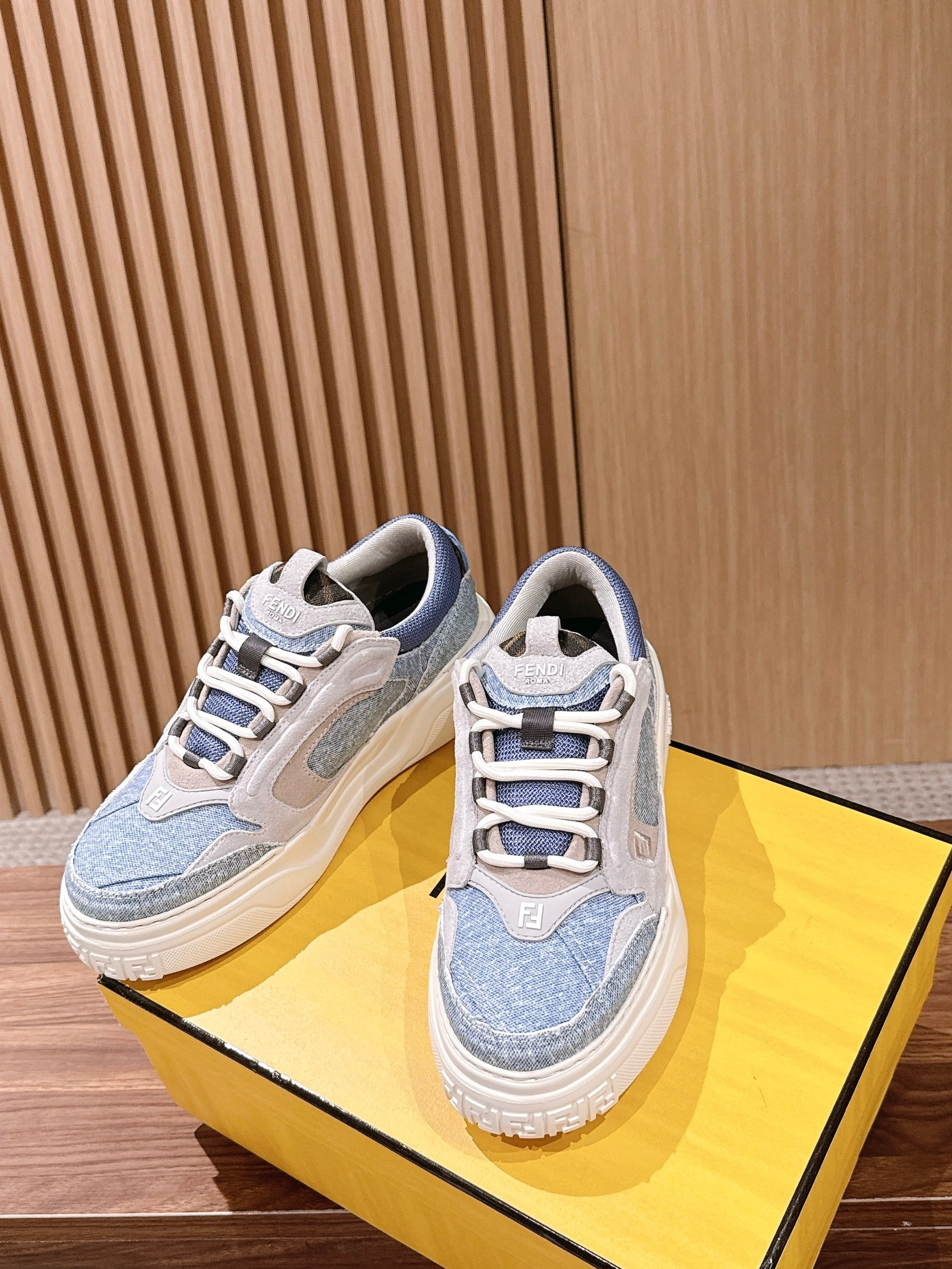 ua F**di force low-top sneakers