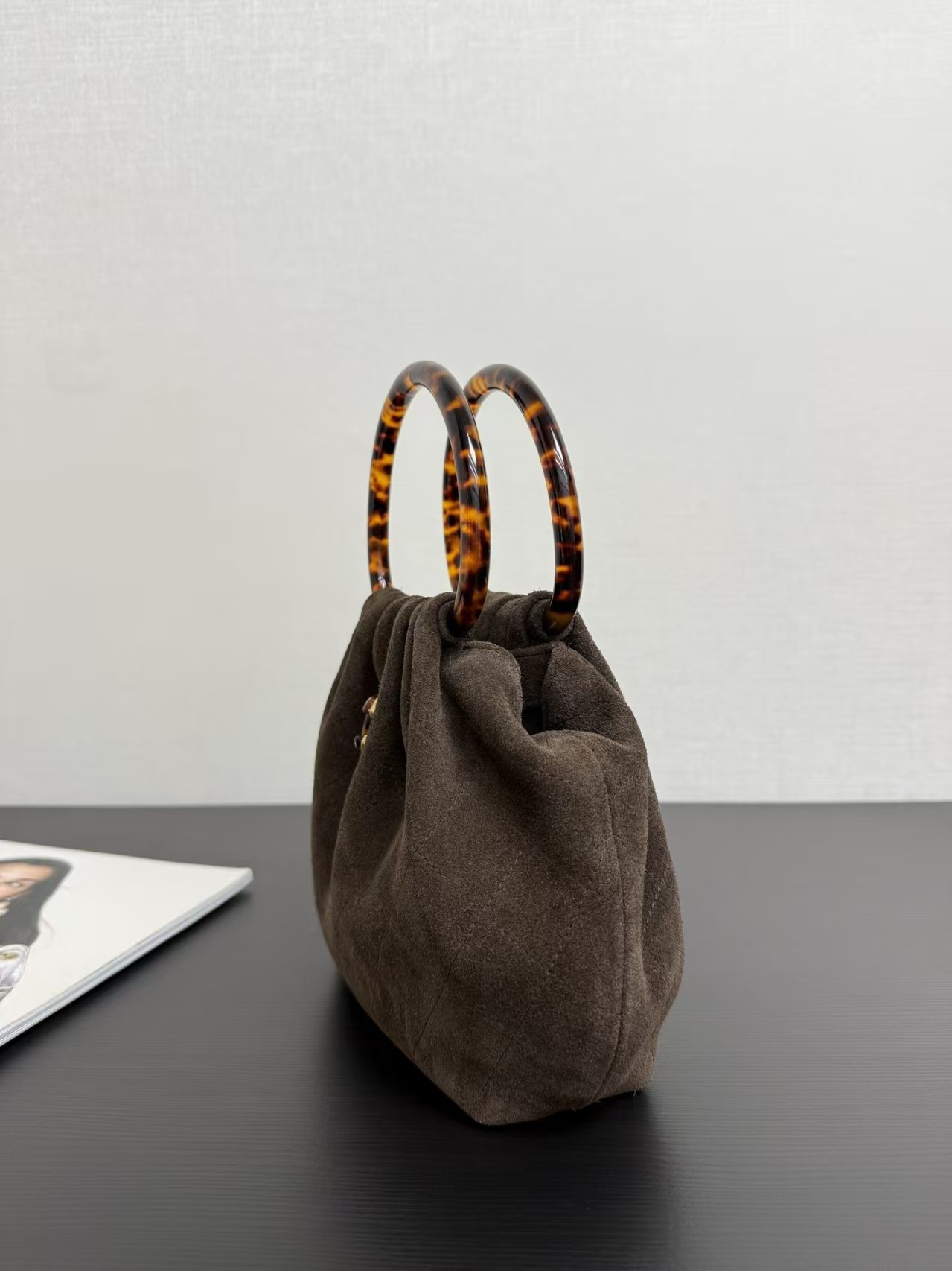 Ch*el pouch 16x26(included handle height)x4.5cm