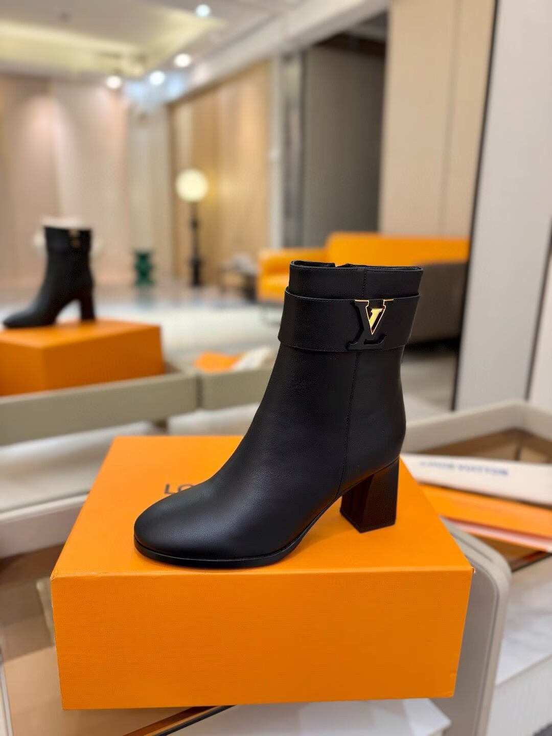 UA LV Midtown Platform Ankle Boot