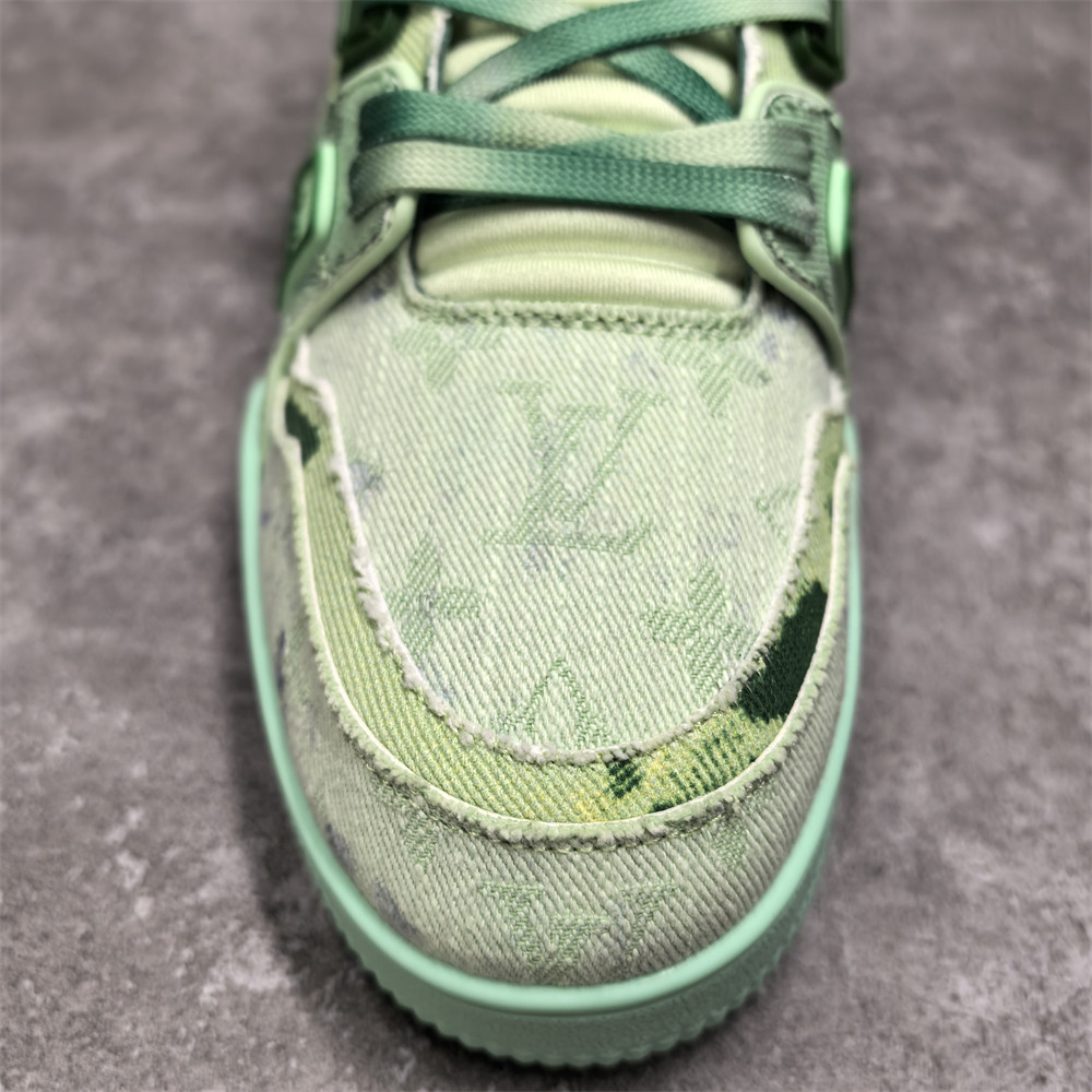 UA LV Trainer Sneaker