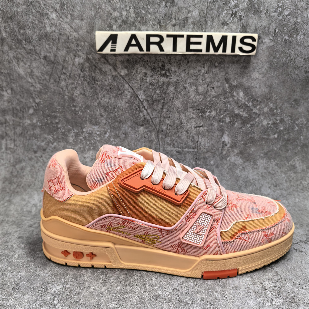 UA LV Trainer Sneaker